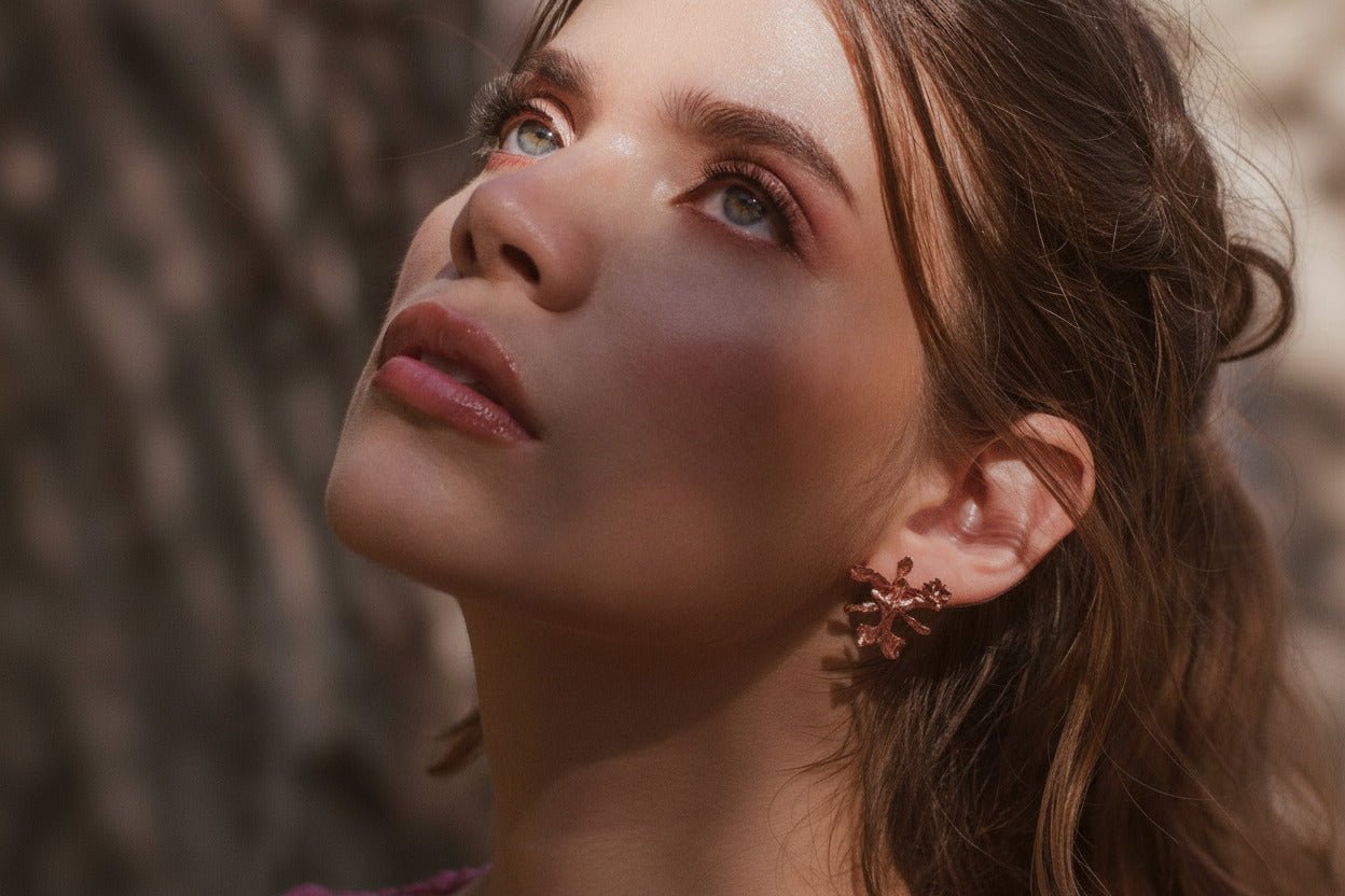 Aretes Topo Orquidea Oncidium - Joyería Botánica | Liz de la Cruz