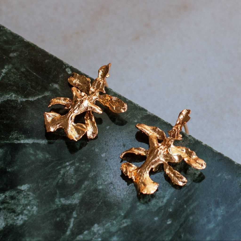 Aretes Topo Orquidea Oncidium - Joyería Botánica | Liz de la Cruz