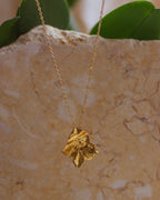 Gargantilla Flor Hortensia - Joyería Botánica | Liz de la Cruz